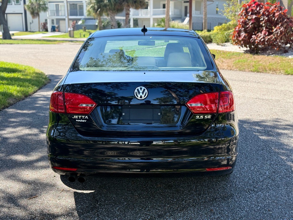 2013 Volkswagen Jetta Image 4