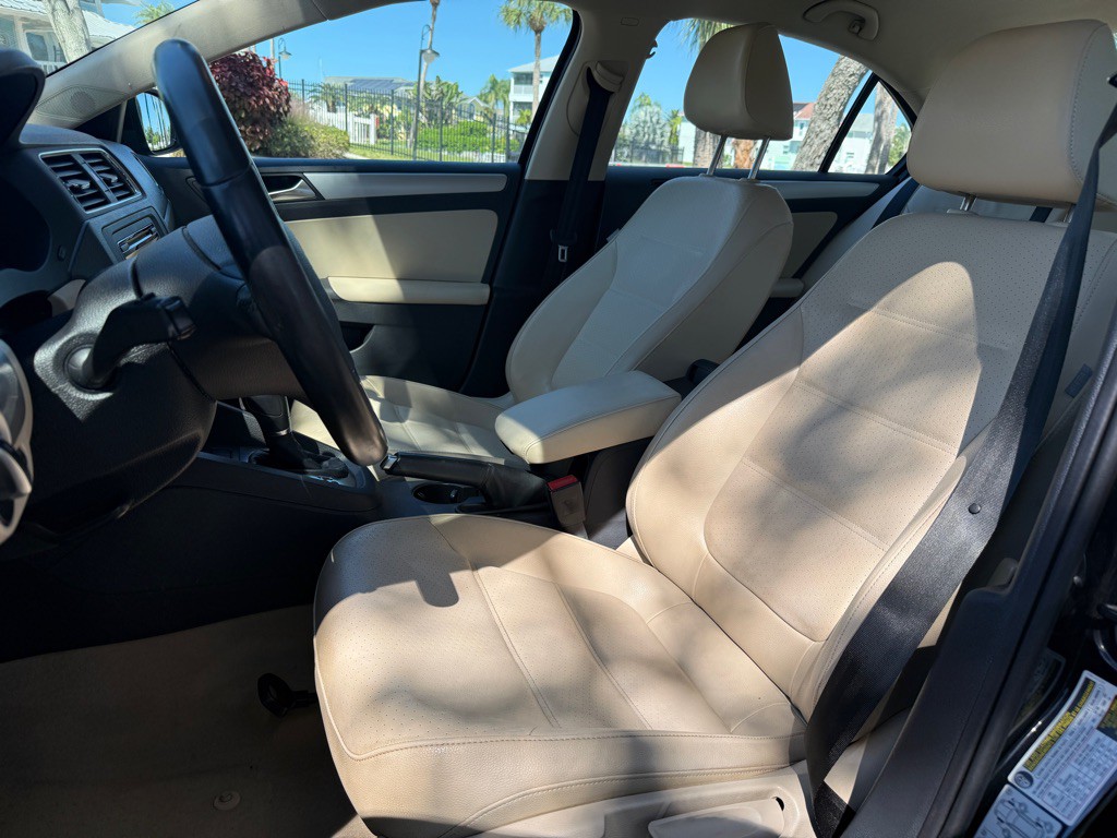 2013 Volkswagen Jetta Image 9