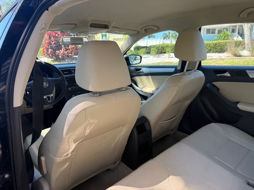 2013 Volkswagen Jetta Image 13