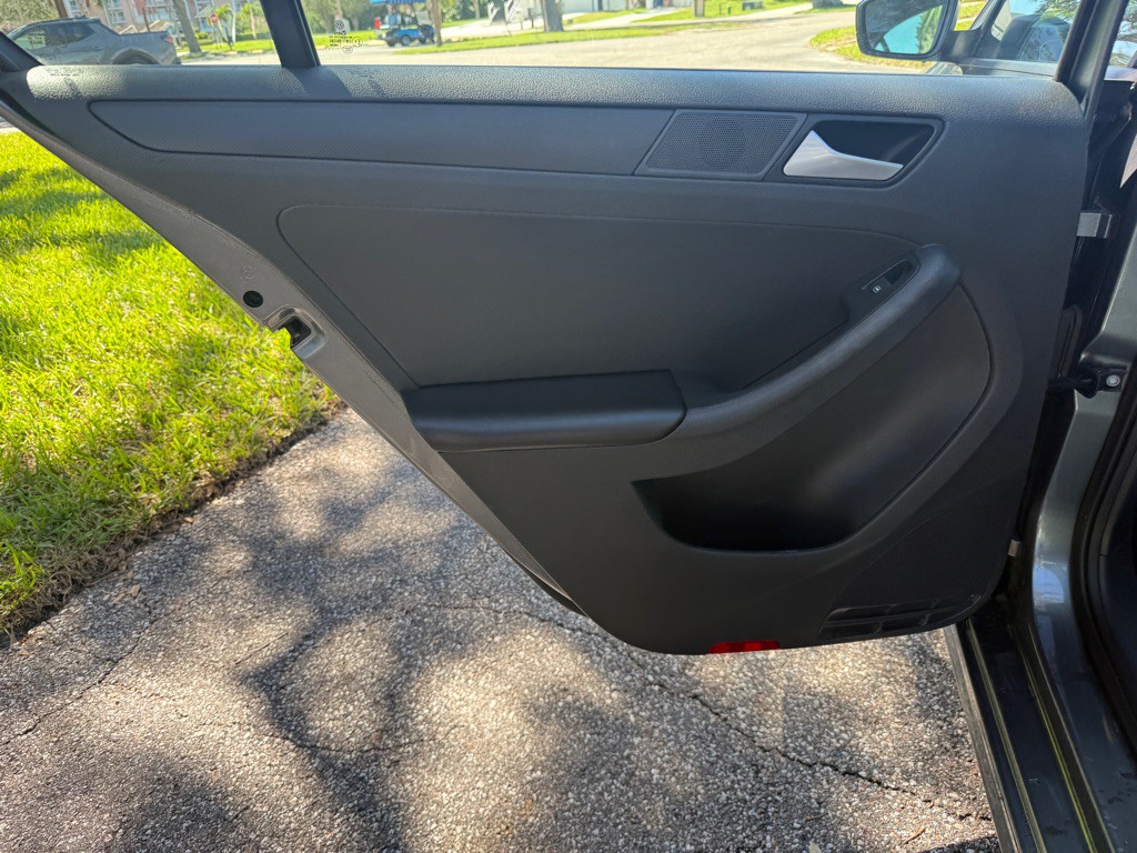 2014 Volkswagen Jetta Image 14