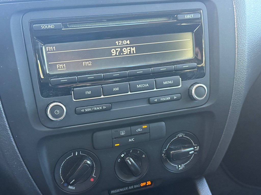 2014 Volkswagen Jetta Image 23