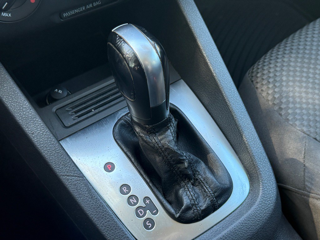 2014 Volkswagen Jetta Image 24