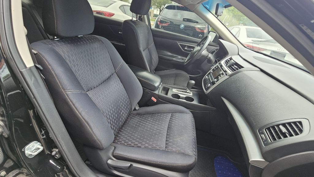 2017 Nissan Altima Image 12