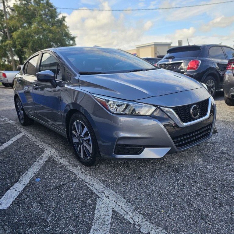 2020 Nissan Versa Image 3