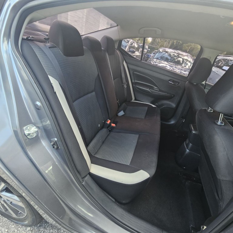 2020 Nissan Versa Image 13