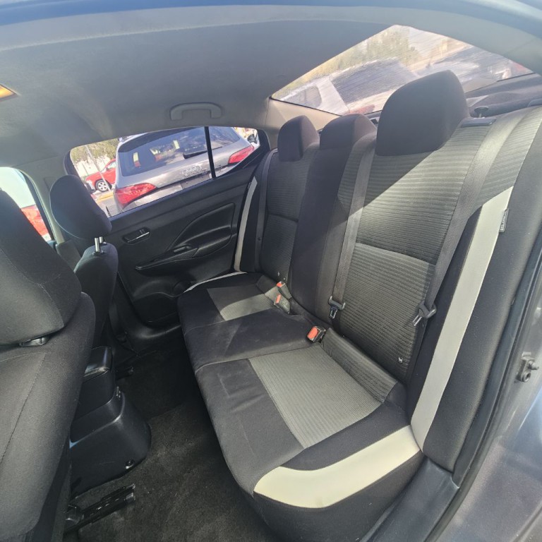 2020 Nissan Versa Image 14