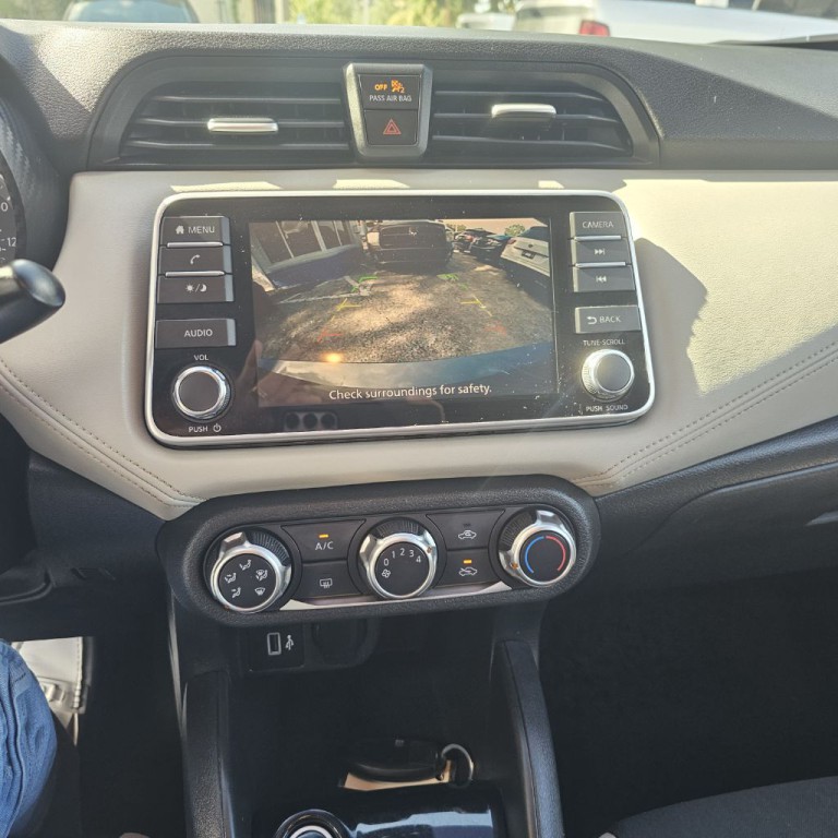 2020 Nissan Versa Image 15