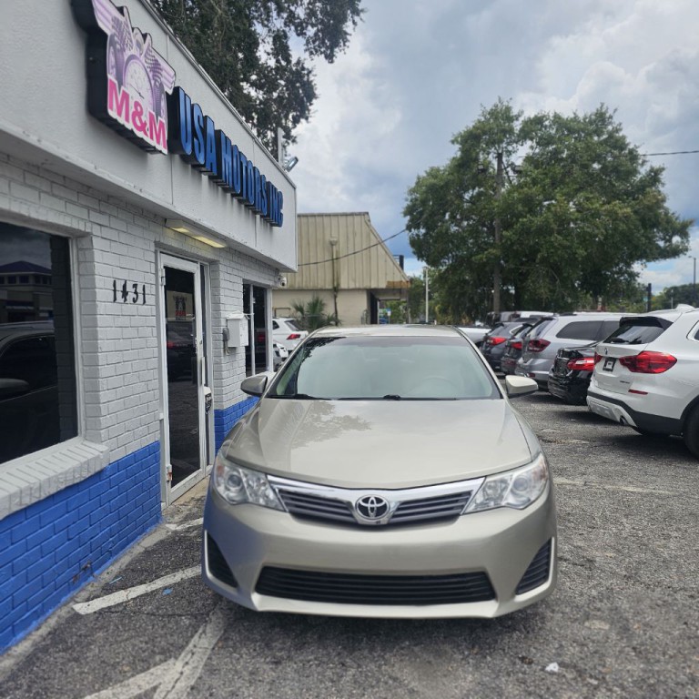 2014 Toyota Camry Image 2