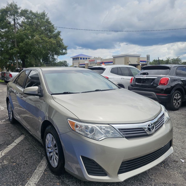 2014 Toyota Camry Image 3