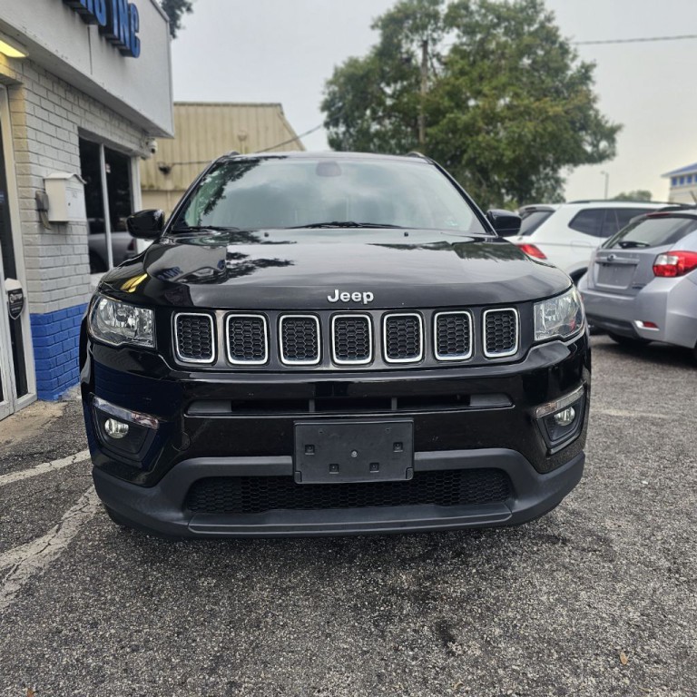 2018 Jeep Compass Image 2