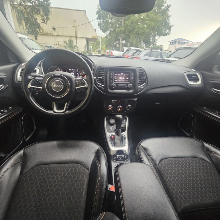 2018 Jeep Compass Image 9