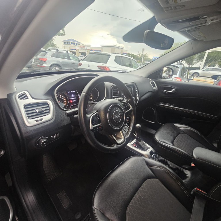 2018 Jeep Compass Image 11
