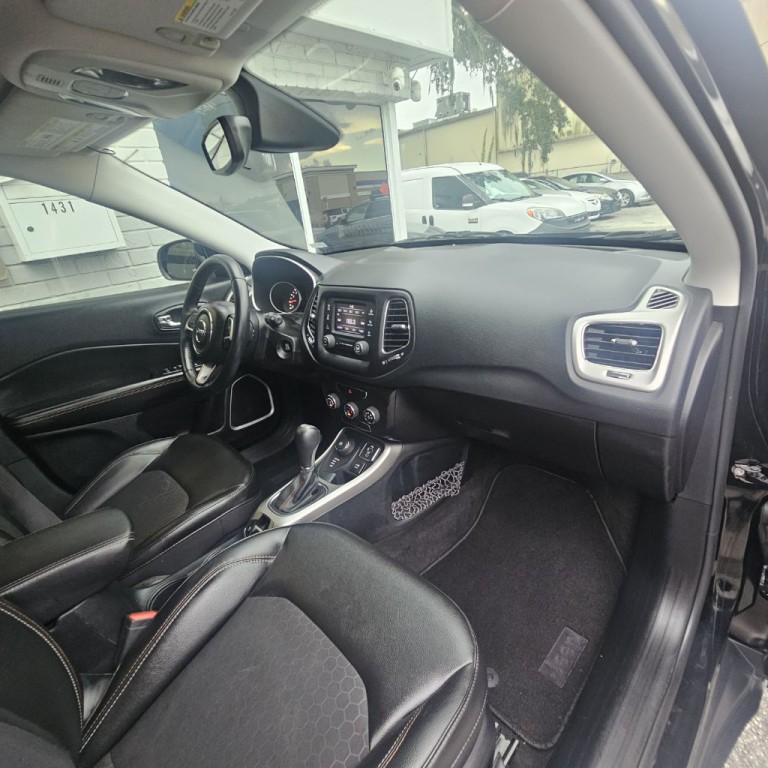 2018 Jeep Compass Image 13