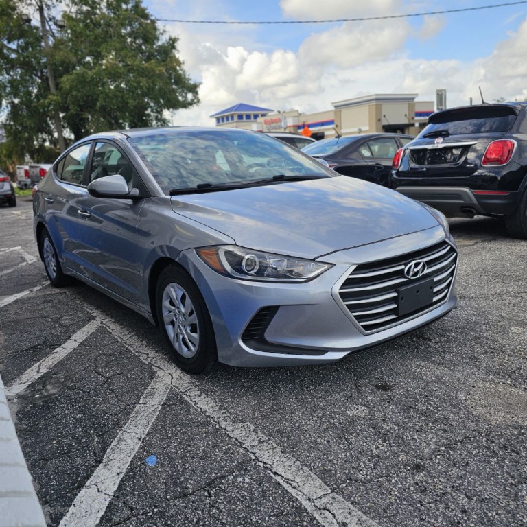 2017 Hyundai Elantra Image 3