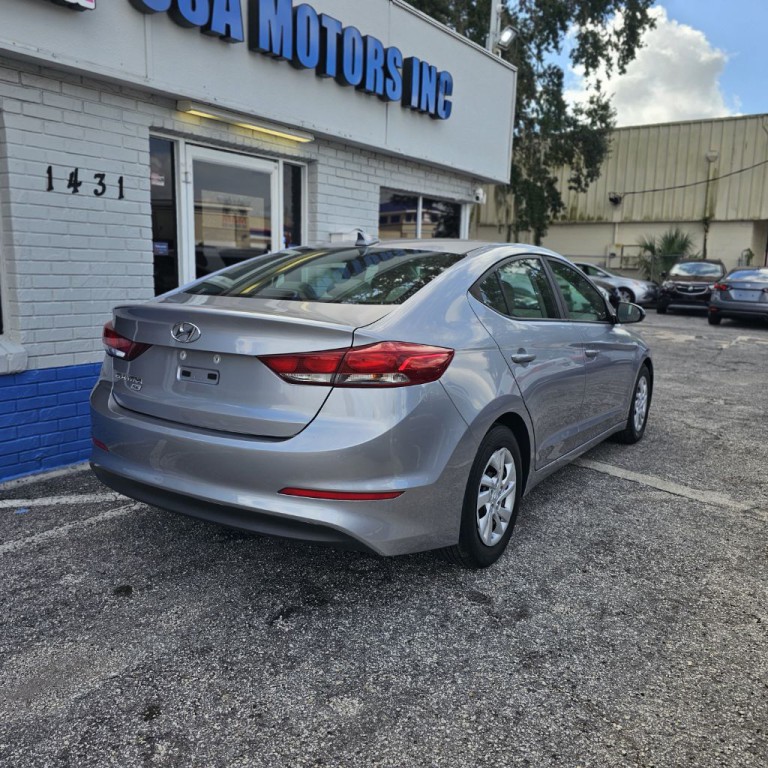2017 Hyundai Elantra Image 6
