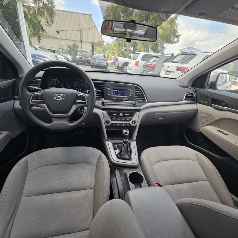 2017 Hyundai Elantra Image 9