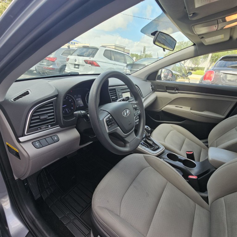 2017 Hyundai Elantra Image 10