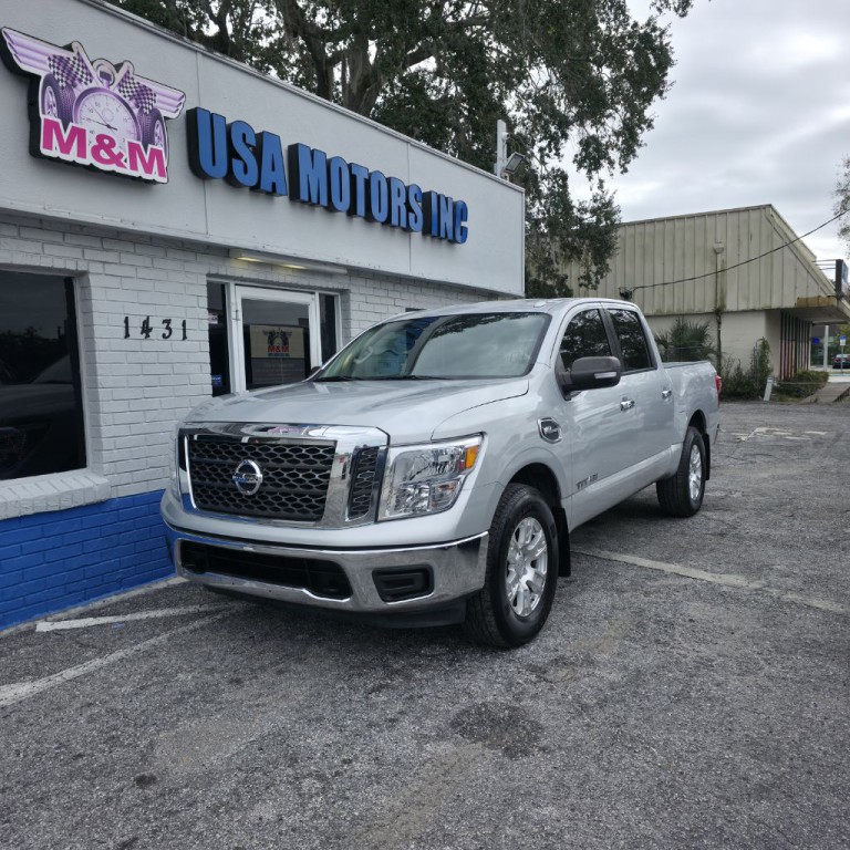 2017 Nissan Titan Image 1
