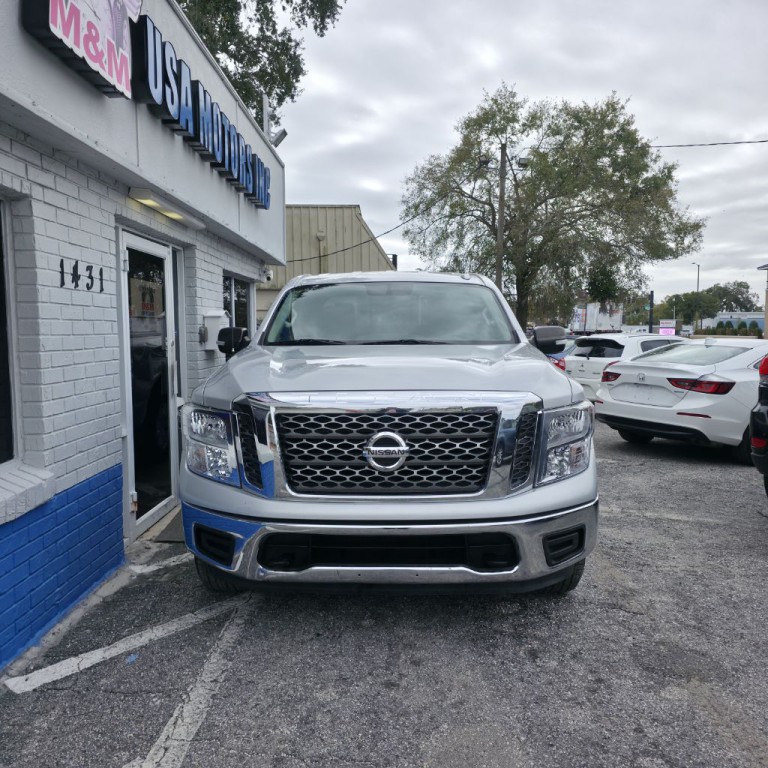 2017 Nissan Titan Image 2