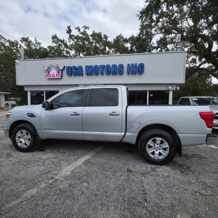 2017 Nissan Titan Image 4