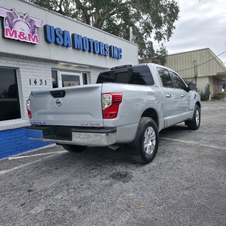 2017 Nissan Titan Image 6