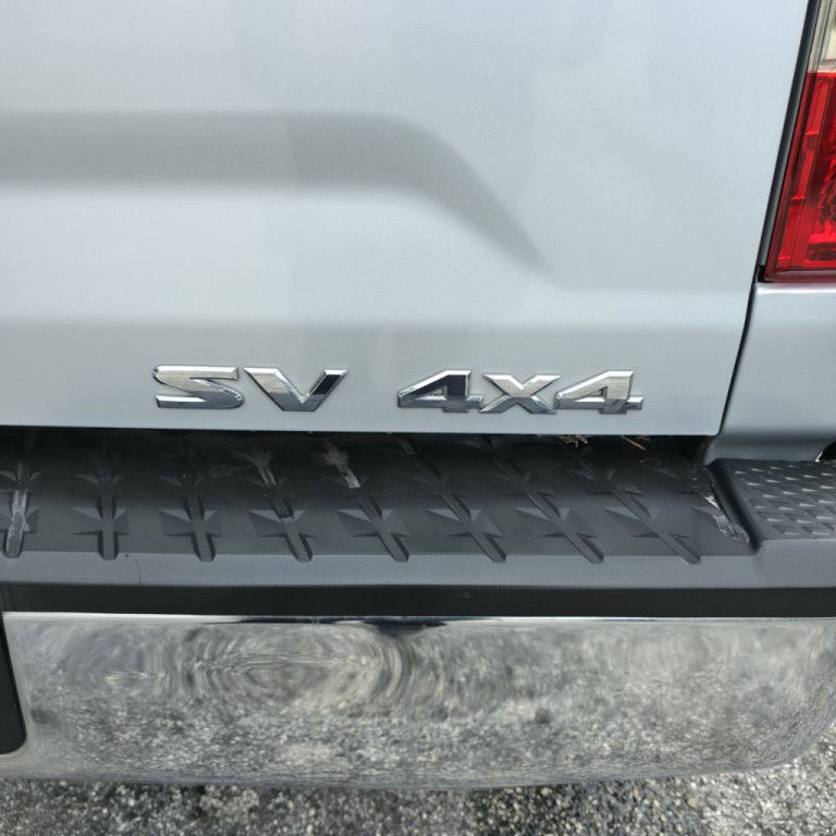 2017 Nissan Titan Image 9