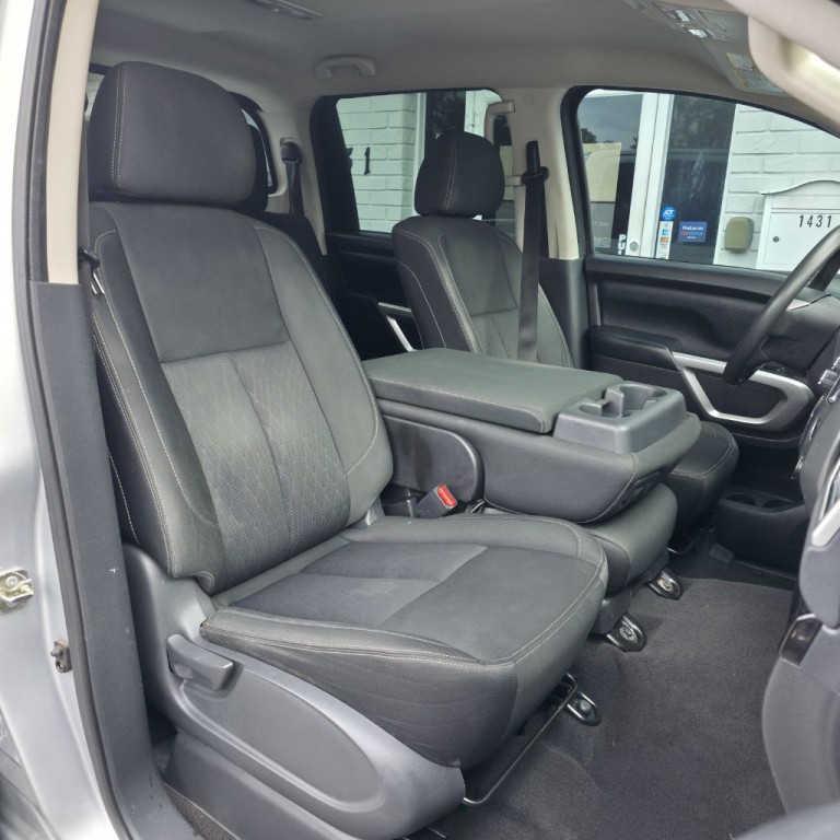 2017 Nissan Titan Image 15