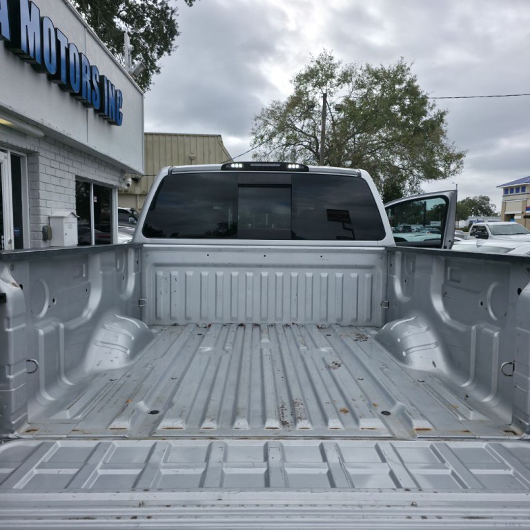 2017 Nissan Titan Image 19