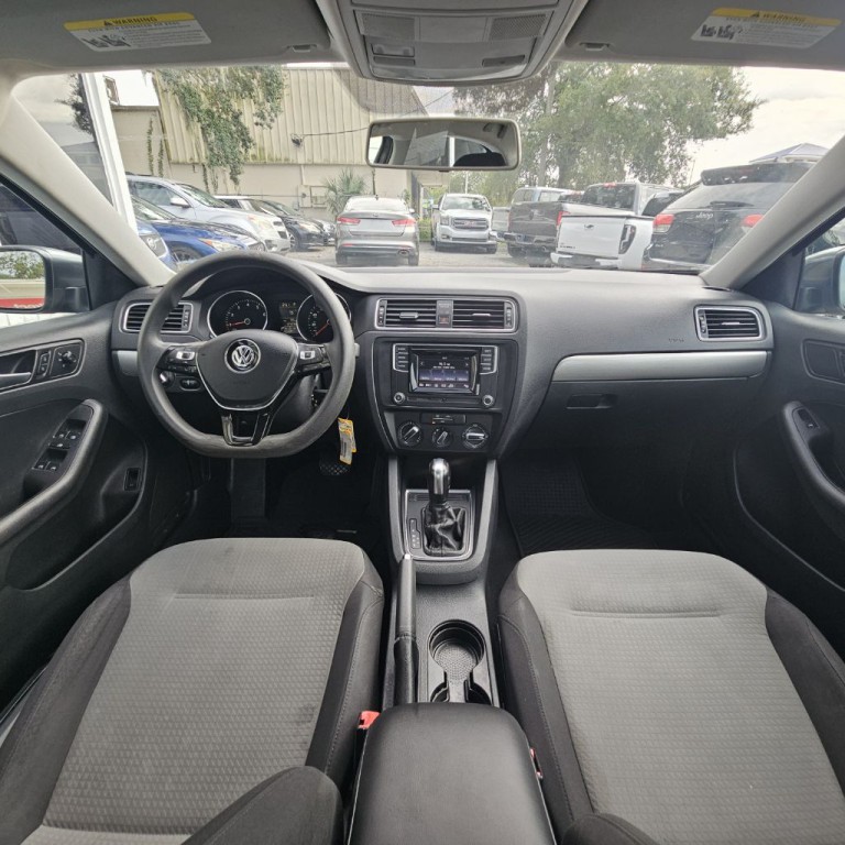 2017 Volkswagen Jetta Image 9