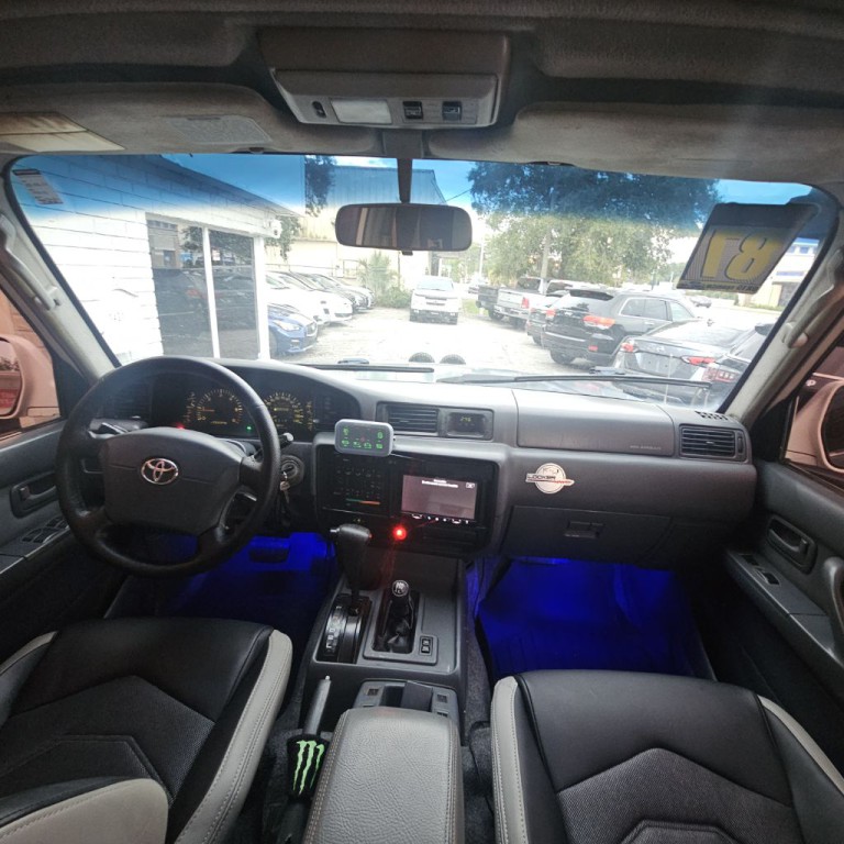 1996 Toyota Land Cruiser Image 9