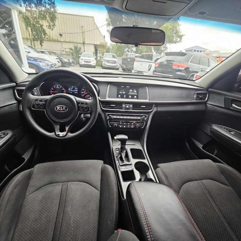 2018 Kia Optima Image 9