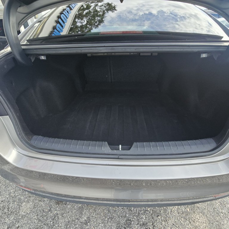 2018 Kia Optima Image 17