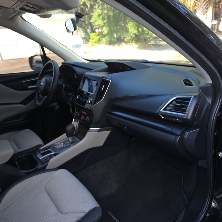 2019 Subaru Forester Image 10