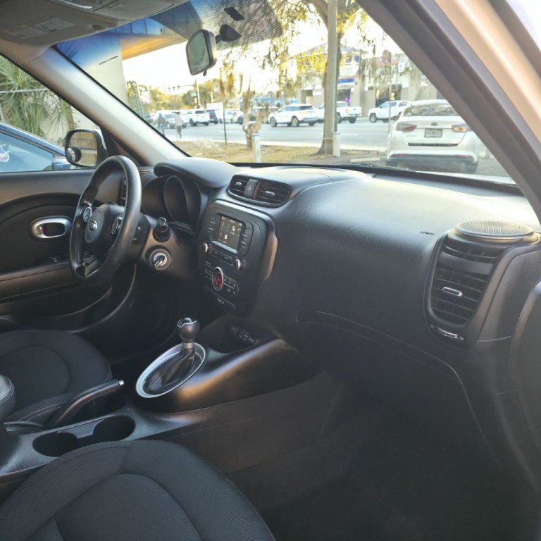 2017 Kia Soul Image 13