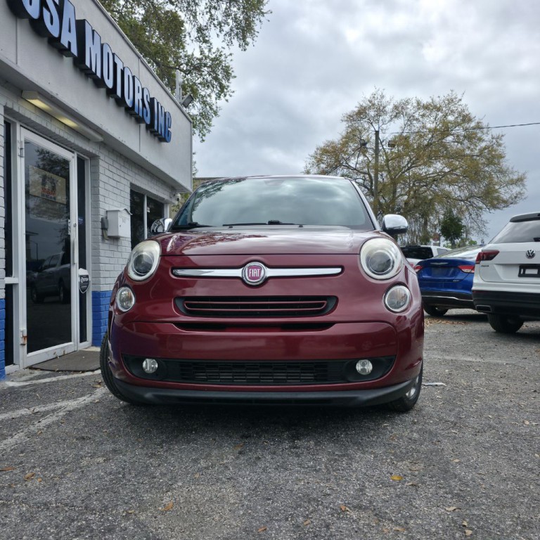 2017 FIAT 500L Image 2