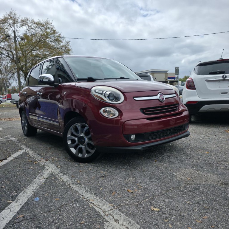 2017 FIAT 500L Image 3