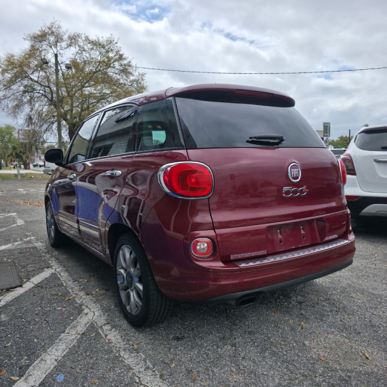 2017 FIAT 500L Image 8
