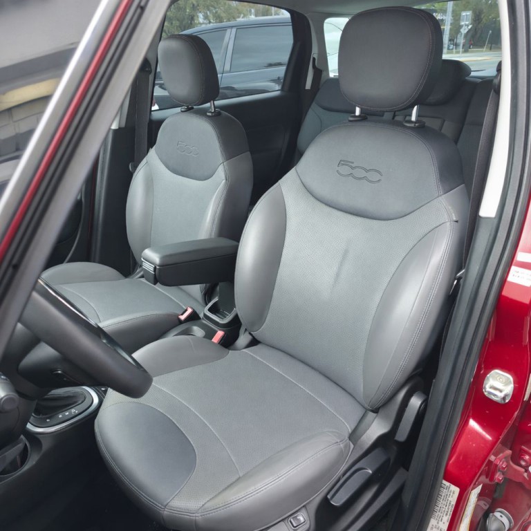 2017 FIAT 500L Image 11