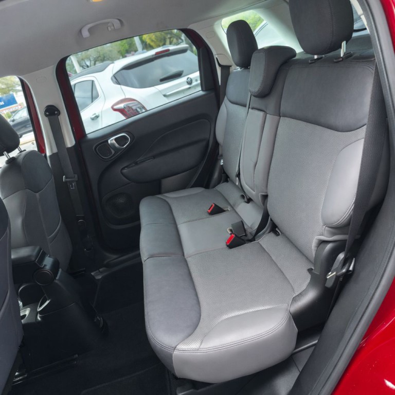 2017 FIAT 500L Image 16