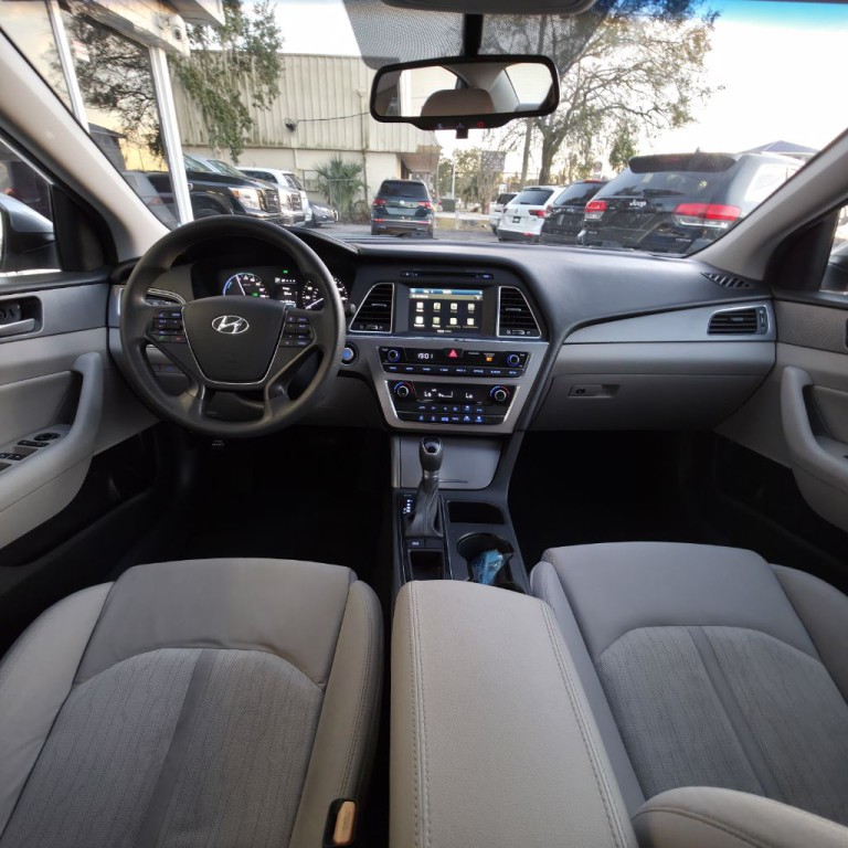 2017 Hyundai Sonata Image 9