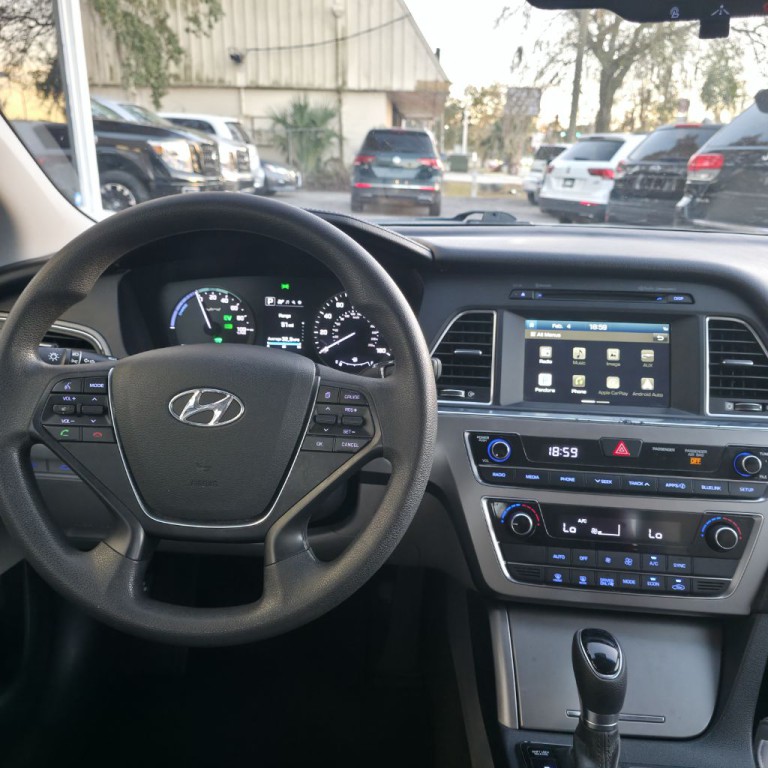 2017 Hyundai Sonata Image 14