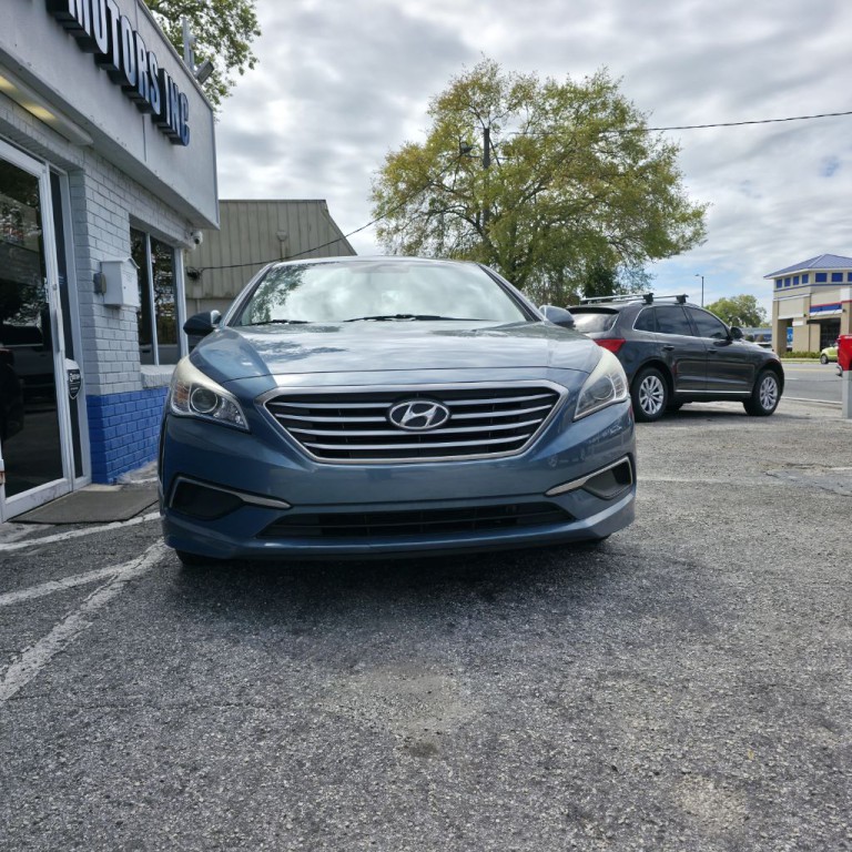 2017 Hyundai Sonata Image 2