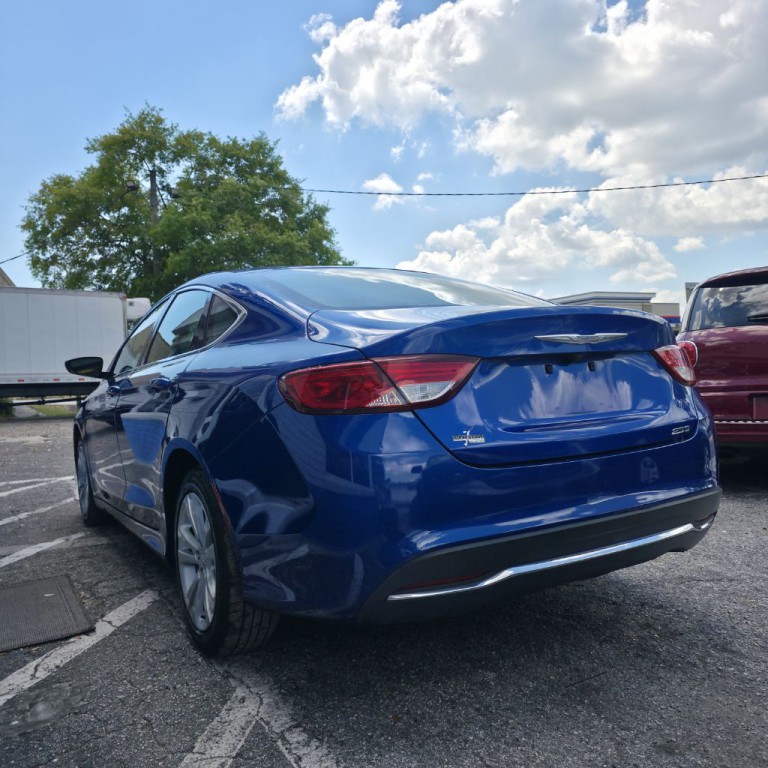 2015 Chrysler 200 Image 7