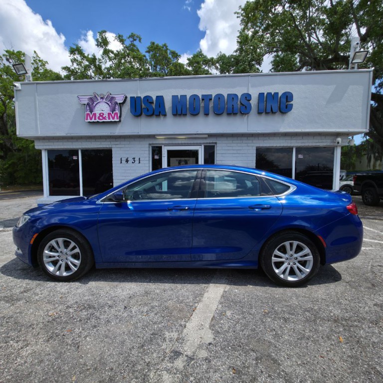 2015 Chrysler 200 Image 5