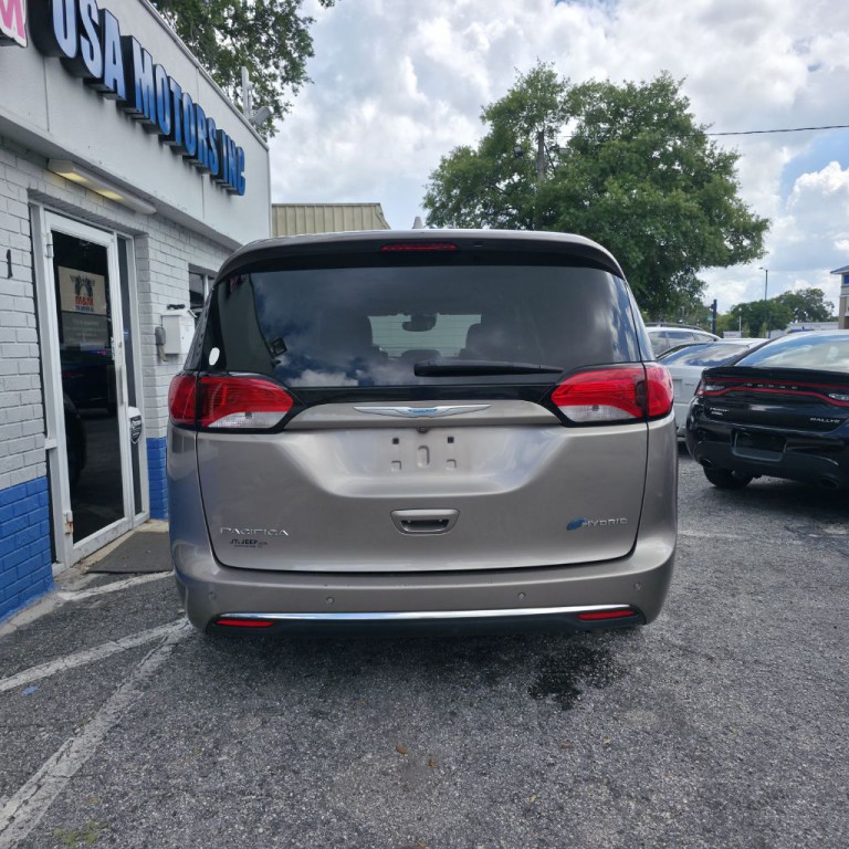 2018 Chrysler Pacifica Image 7