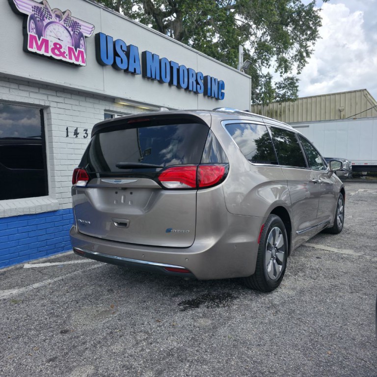 2018 Chrysler Pacifica Image 8