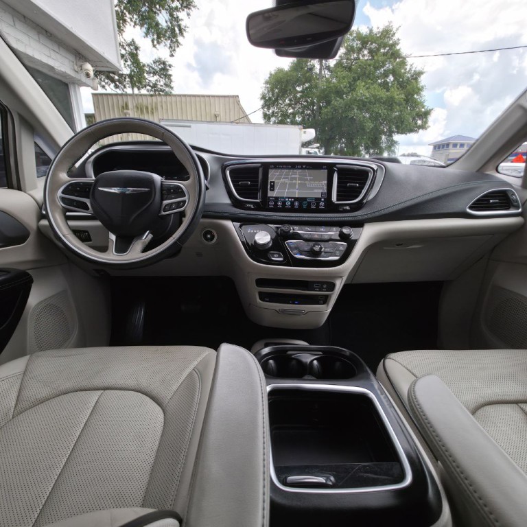 2018 Chrysler Pacifica Image 9