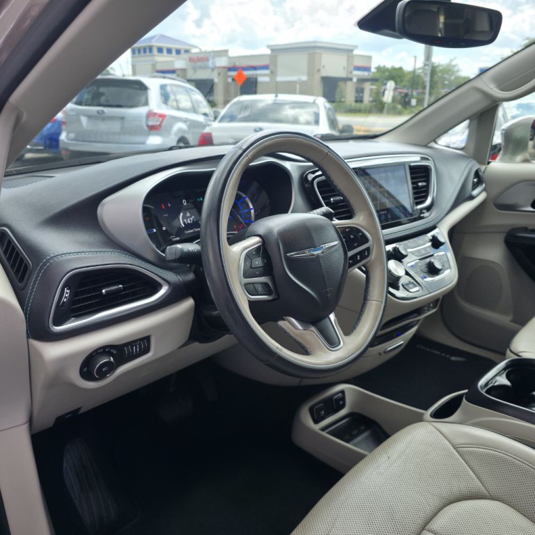 2018 Chrysler Pacifica Image 11