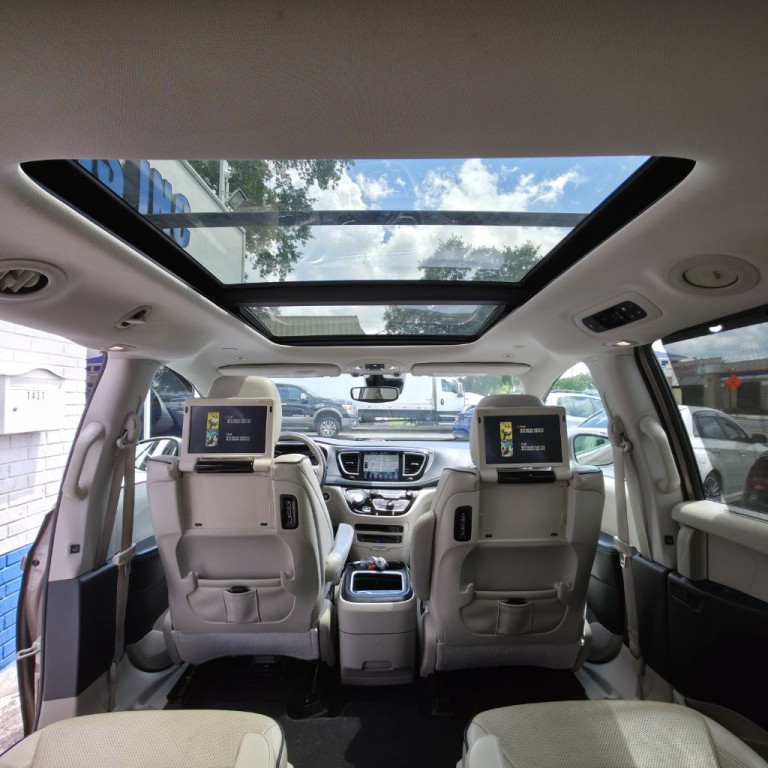 2018 Chrysler Pacifica Image 17