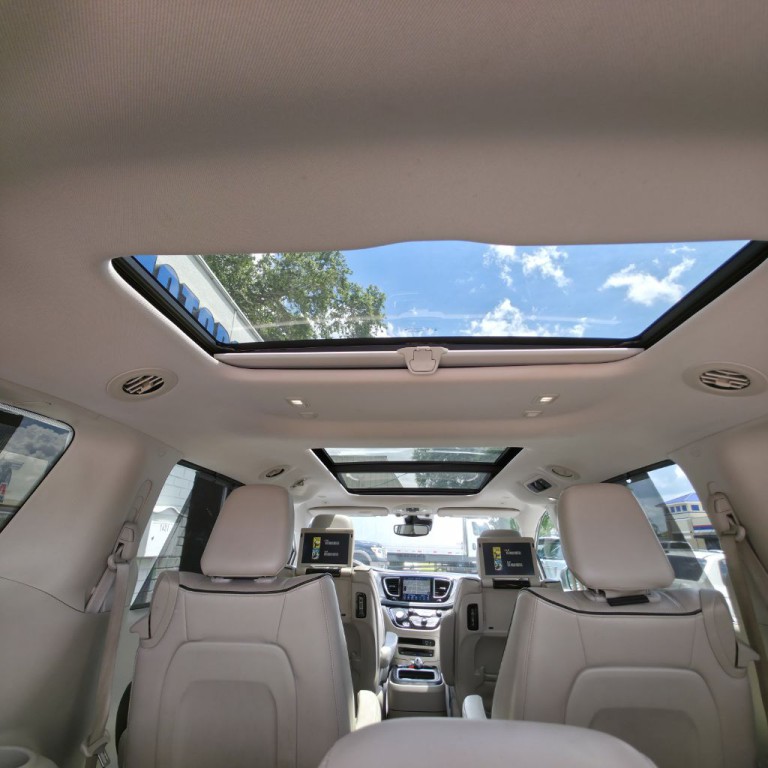 2018 Chrysler Pacifica Image 19